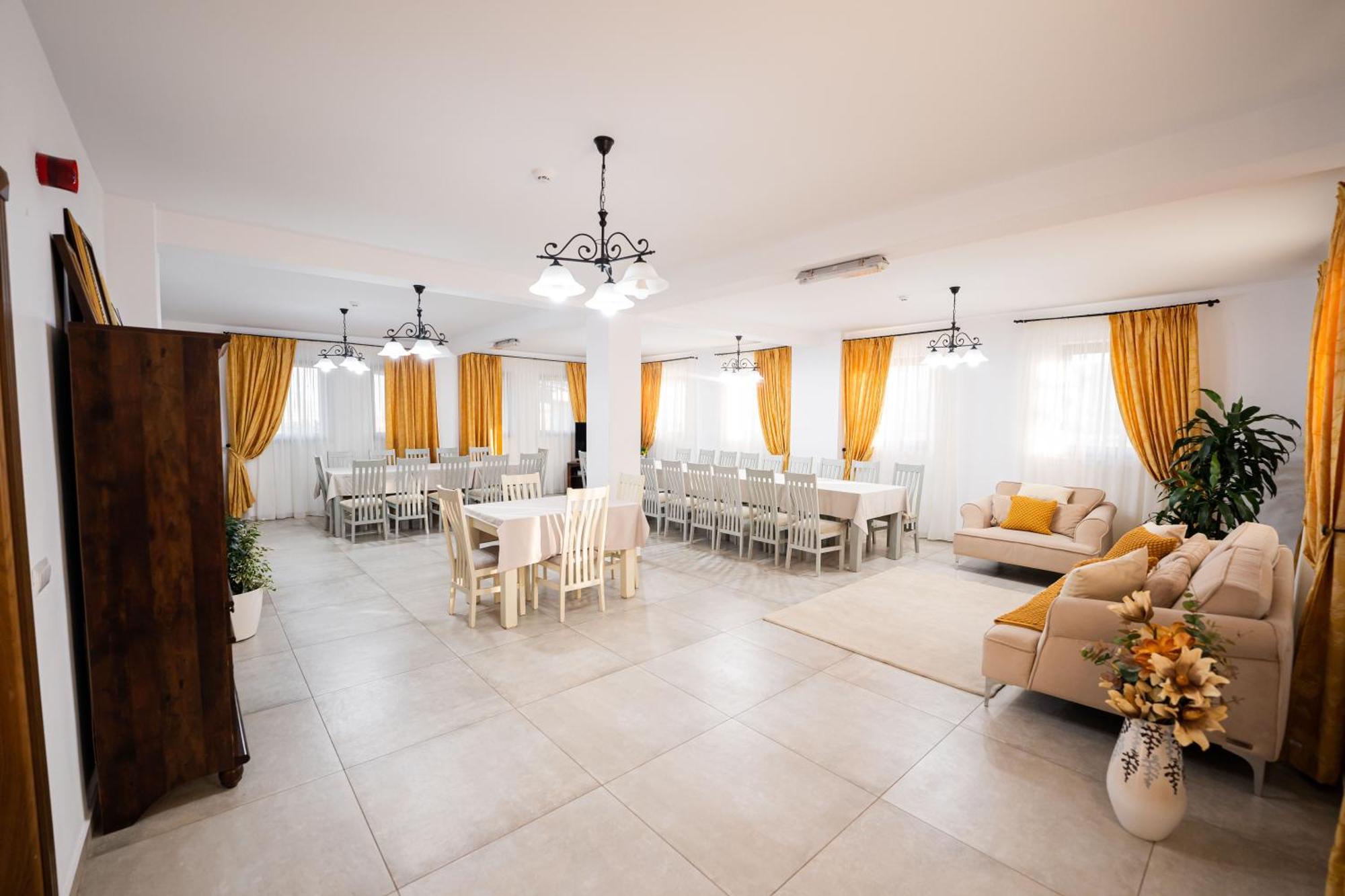 Casa Andra Hotel Siret Exterior photo