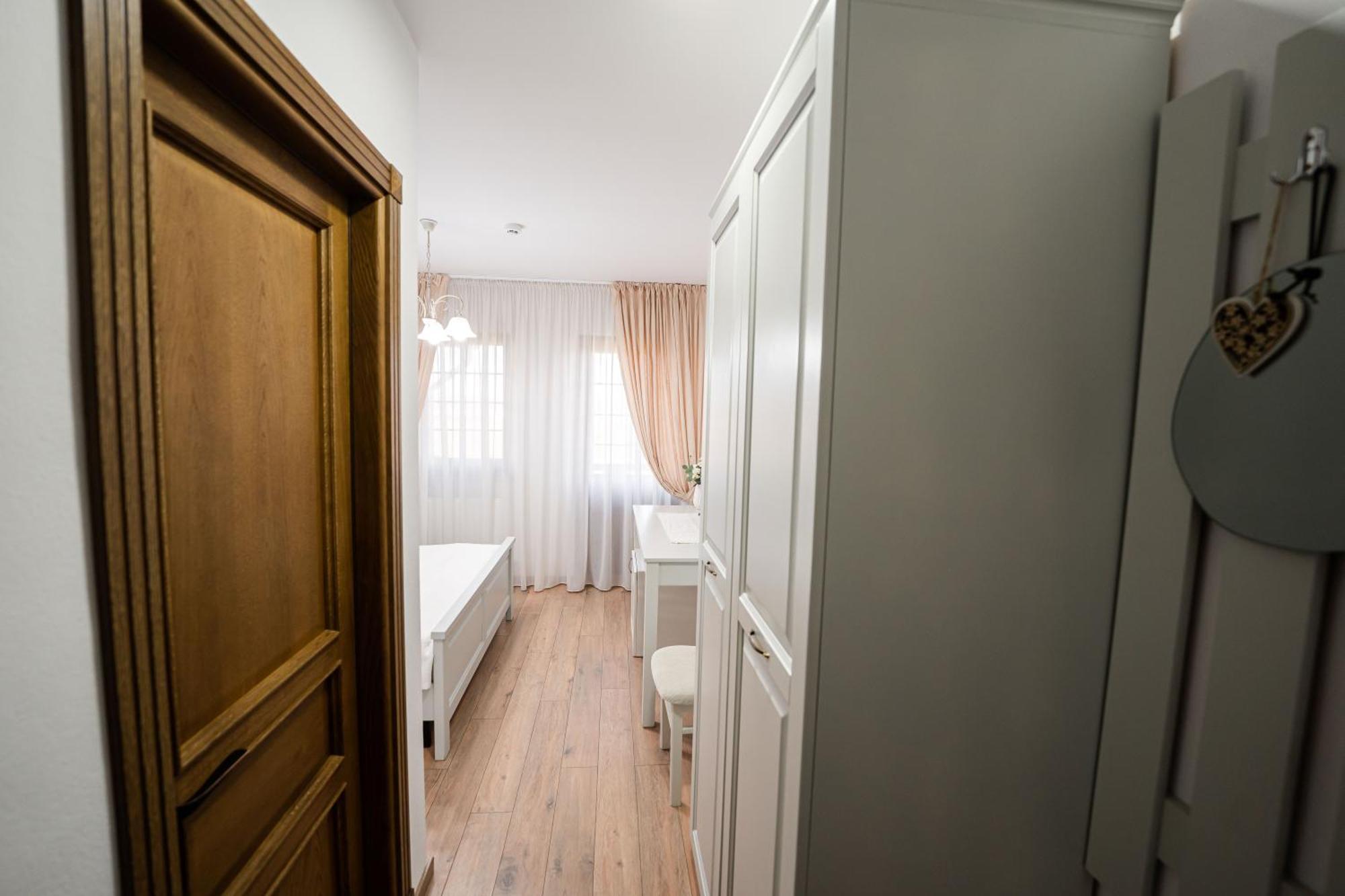 Casa Andra Hotel Siret Exterior photo
