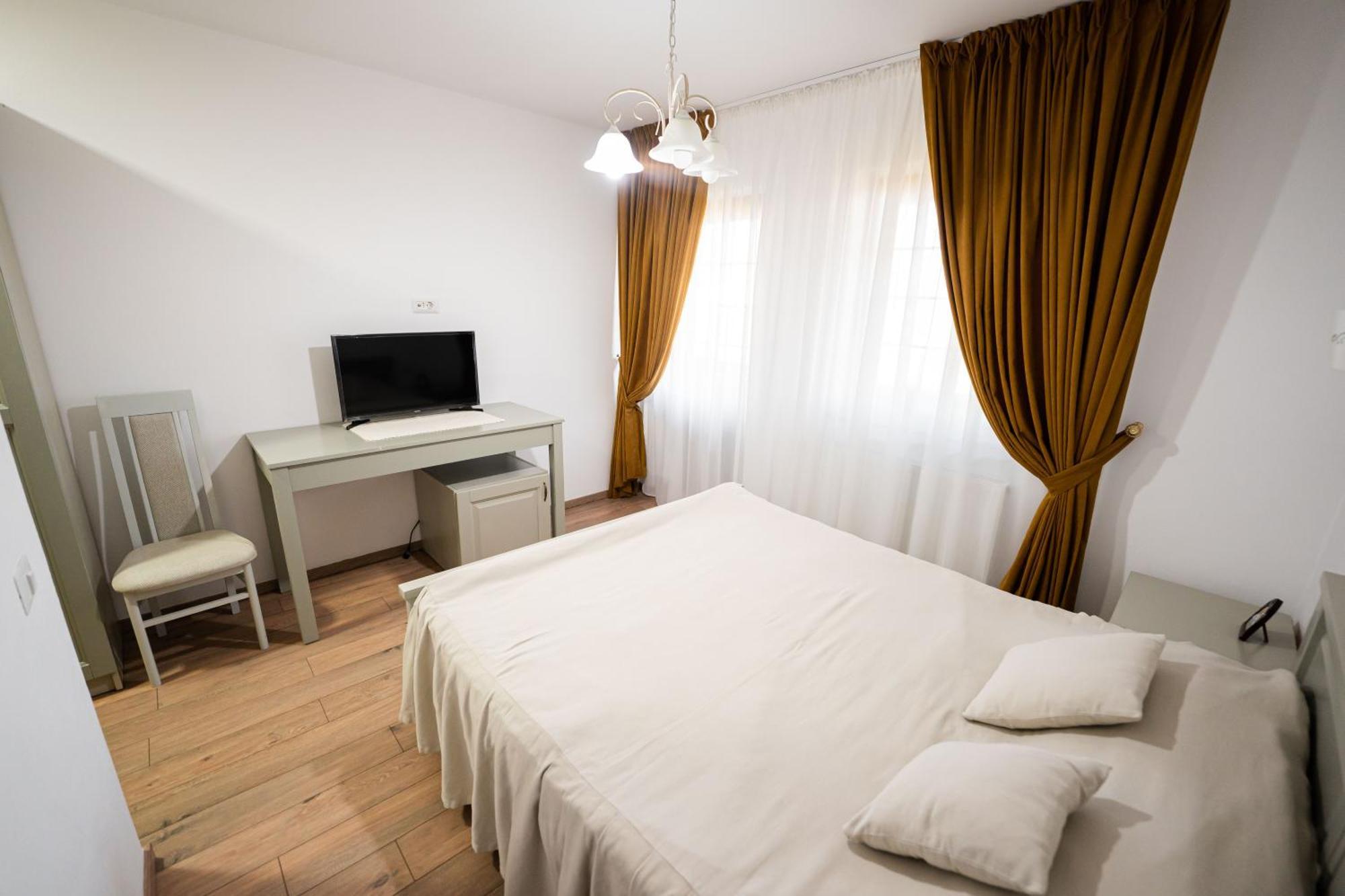 Casa Andra Hotel Siret Exterior photo