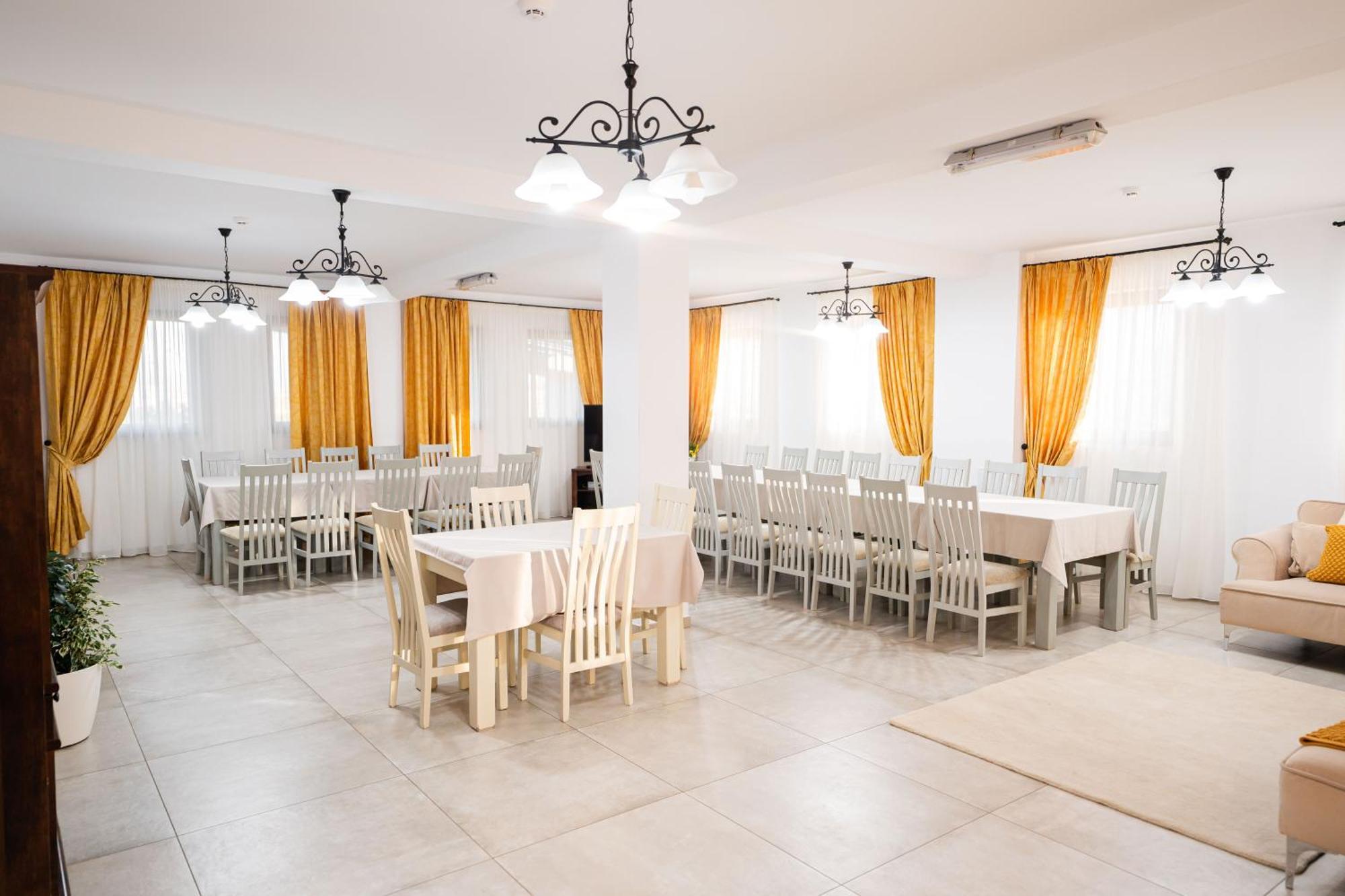 Casa Andra Hotel Siret Exterior photo
